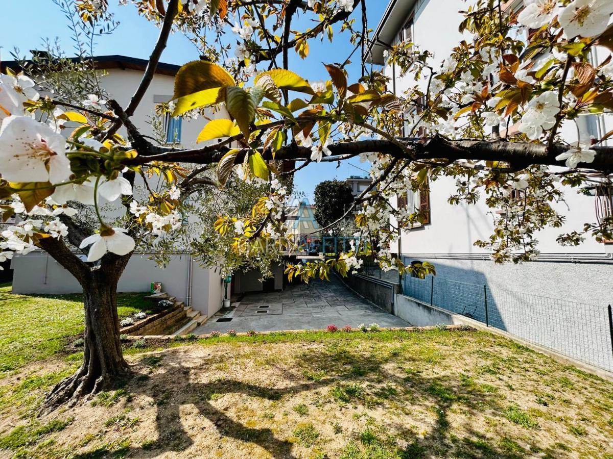 Ares Apartment - Vicino Al Lago Di Garda E Alla Stazione Treno Desenzano del Garda Esterno foto