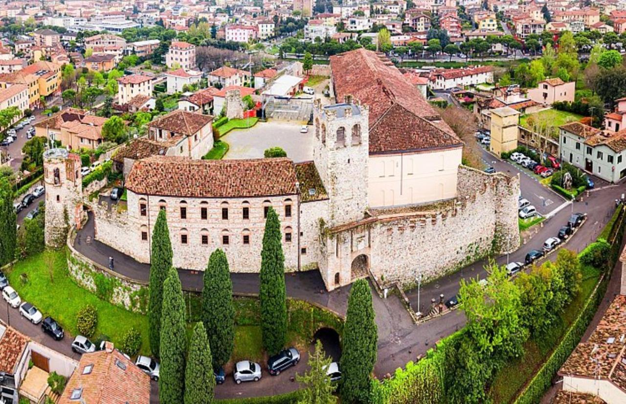 Ares Apartment - Vicino Al Lago Di Garda E Alla Stazione Treno Desenzano del Garda Esterno foto