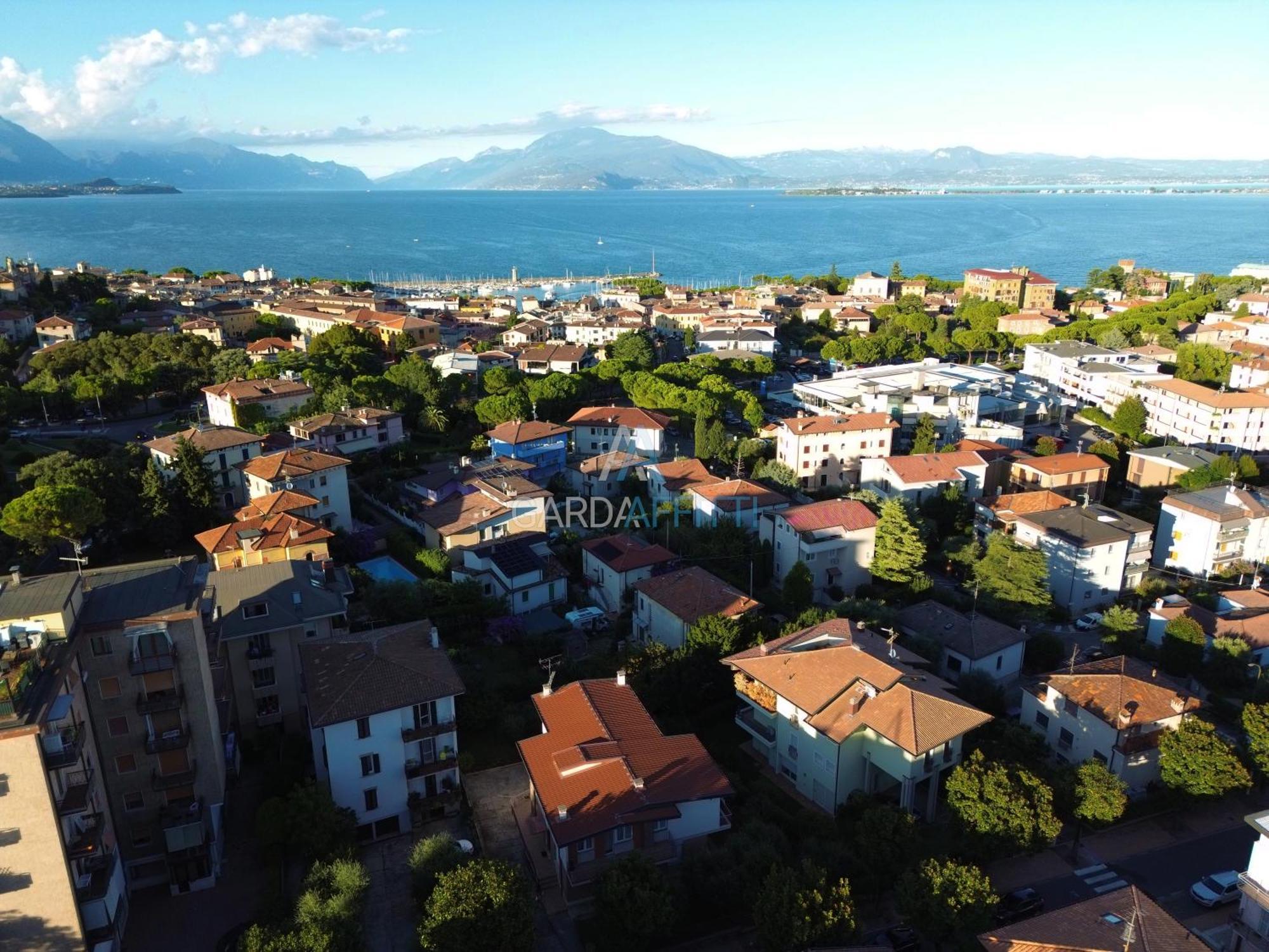 Ares Apartment - Vicino Al Lago Di Garda E Alla Stazione Treno Desenzano del Garda Esterno foto